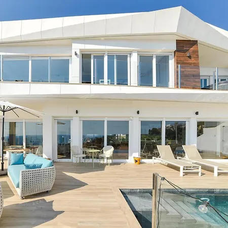Exquisite Luxury Villa *