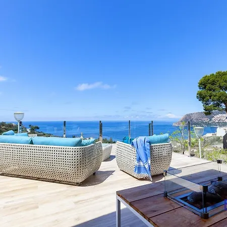 Exquisite Luxury *